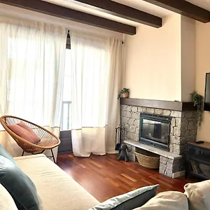 apartament-encantador-i-cntric-amb-llar-de-foc-by-rural-dneu.catalonia-hotels.com/